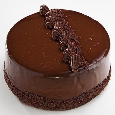 Katıksız 6–9 Kişilik Çikolatalı Yaş Pasta