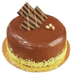 Yoğun Çikolata Tadıyla 2-3 Kişilik Sade Yaş Pasta